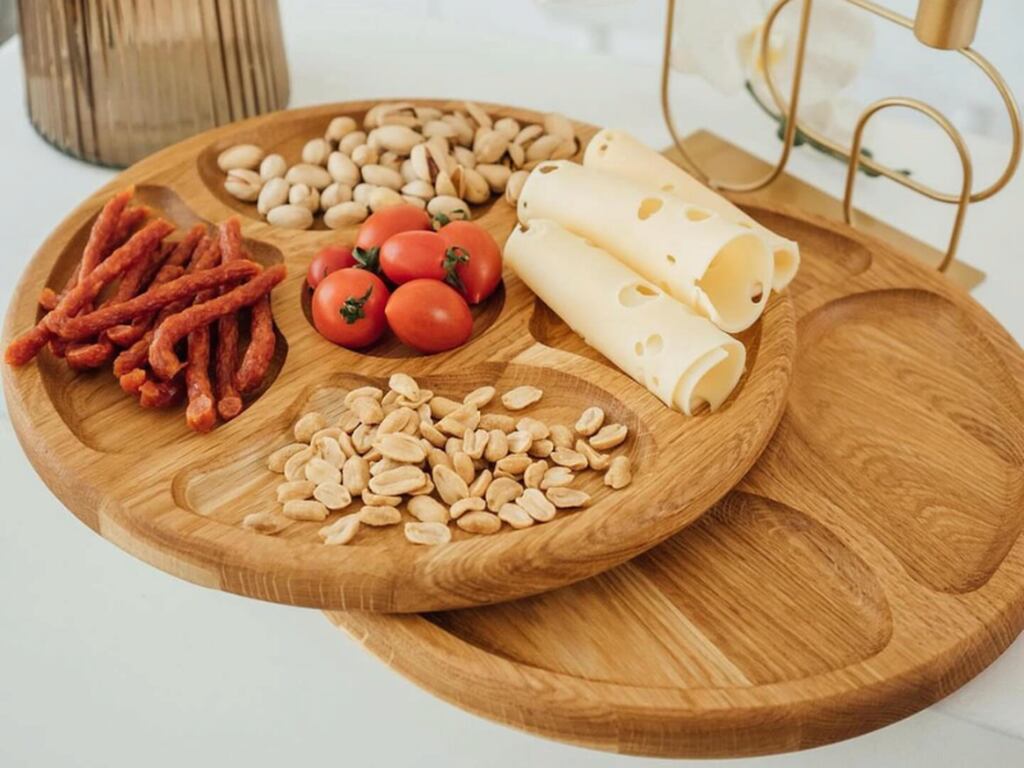 Pielęgnacja-wyrobów drewnianych-tacka-drewniana-czyszczenie.jpg